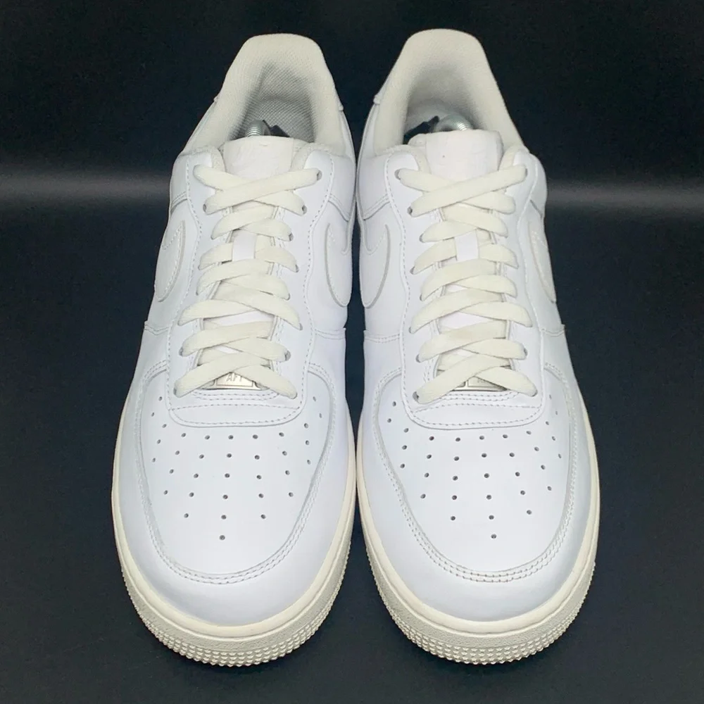 Nike Air Force 1’s ‘07 Triple White Shoes‎ Men’s Sz 11.5